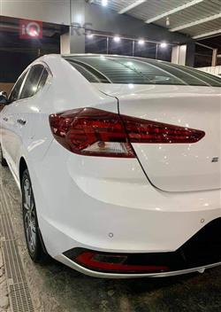 هیوندای ئەلەنترا